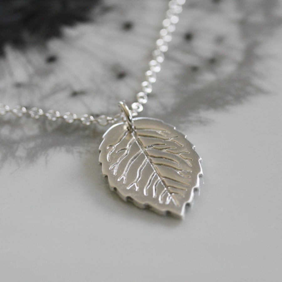 Silver leaf necklace - Light finish 