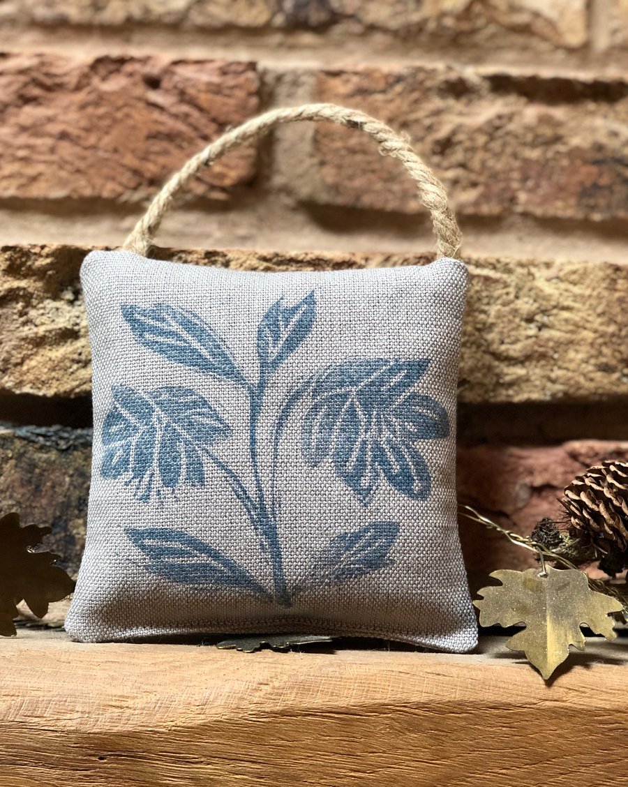 Hanging Lavender Sachet-Helebores