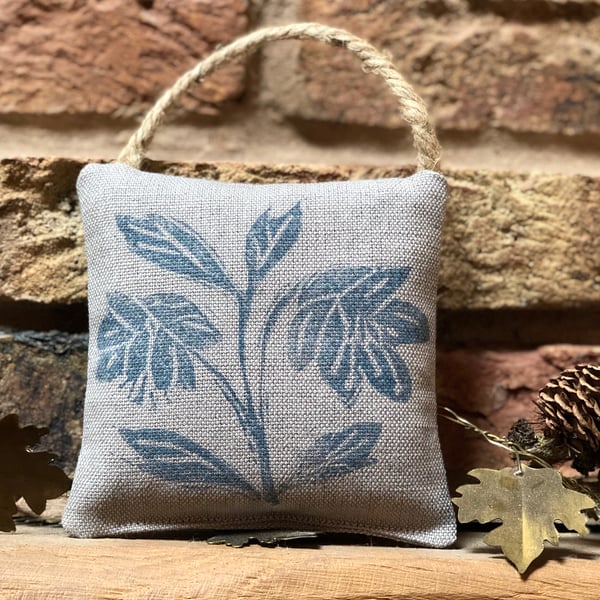 Hanging Lavender Sachet-Helebores