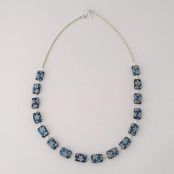 18" Blue Flower Design Glass Beaded Necklace