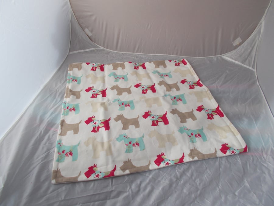 Lovely soft sleep mat for cat 