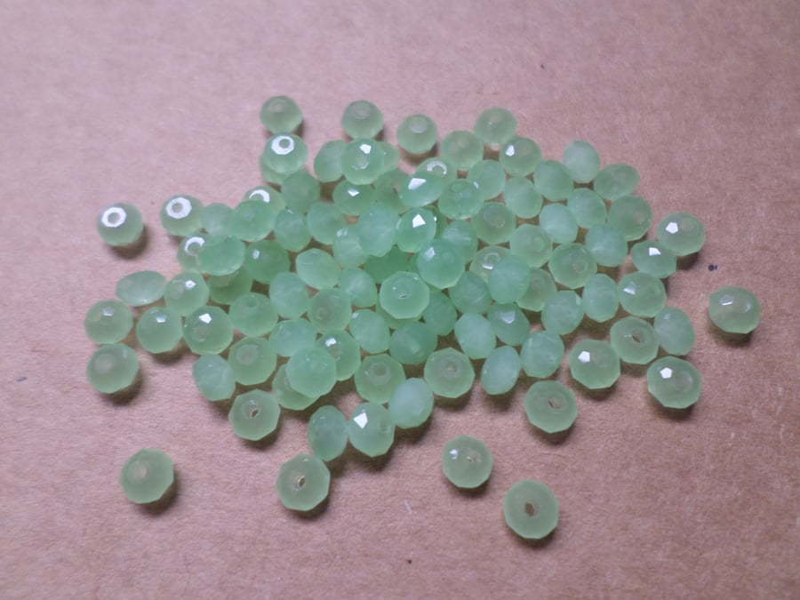 100 x Faceted Glass Beads - Rondelle - 4mm - Pale Green