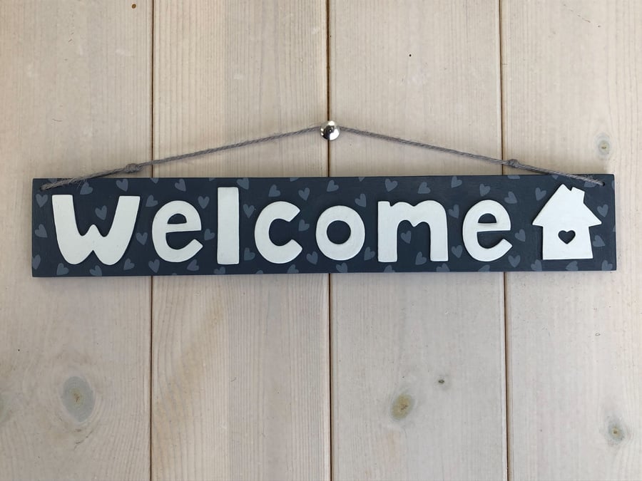 Hanging Door Sign "Welcome"