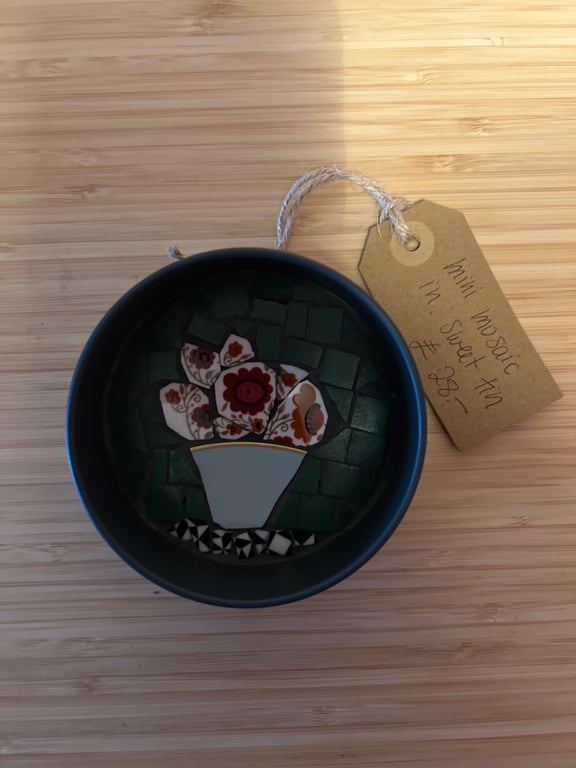 Mini mosaic in round sweet tin