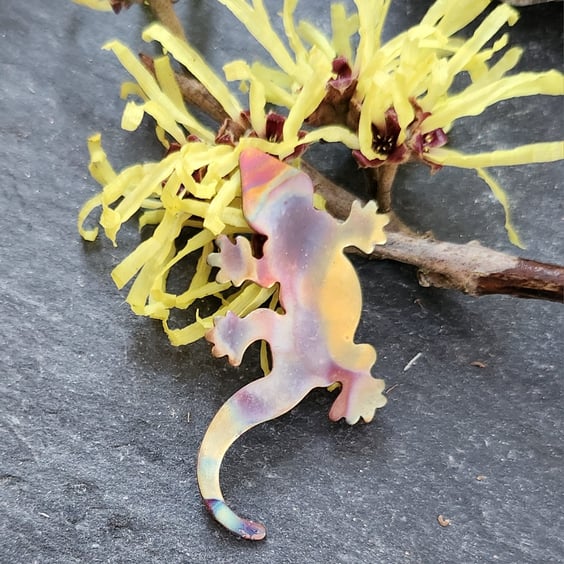 Flame painted copper lizard brooch
