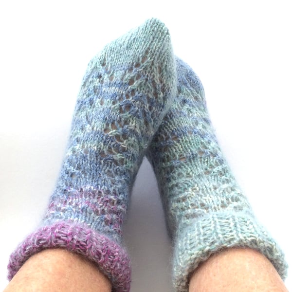 Lace Bed socks knitting pattern