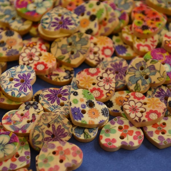 Small Natural Wooden Heart Buttons Floral Mixed 10pk Flowers 18x15mm (NH1)