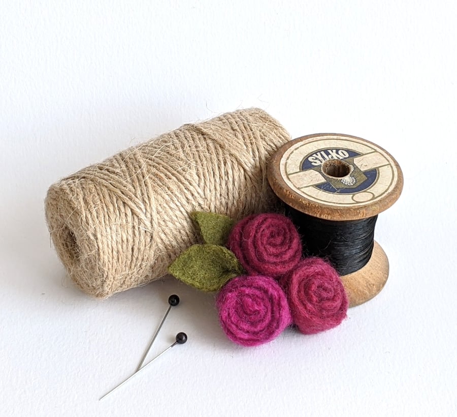 Small felted roses brooch in berry colours