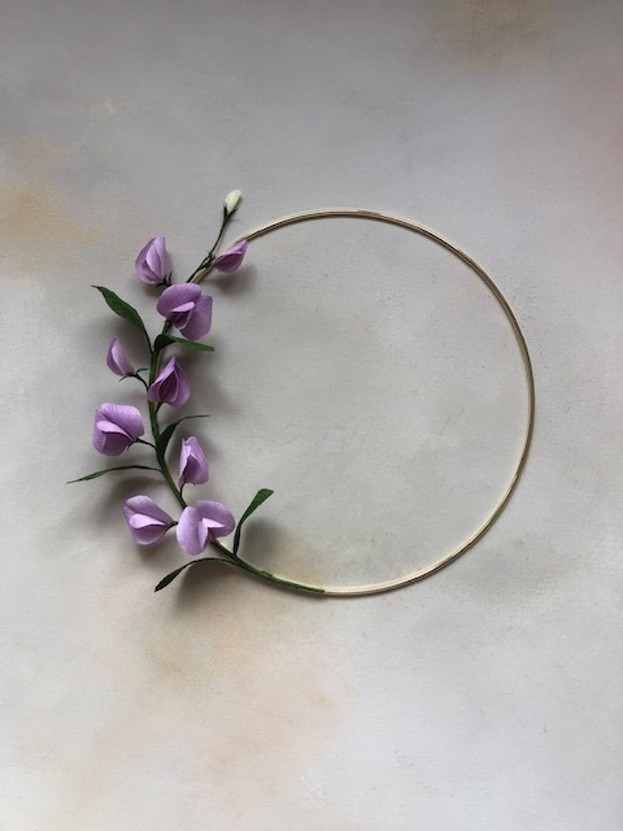 Paper flowers - lilac sweet pea wall hoop