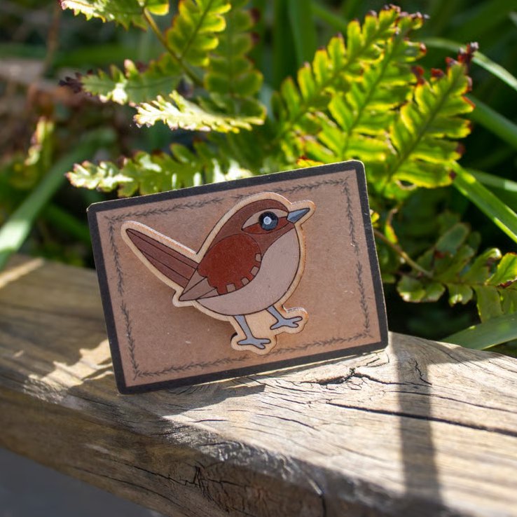 Wren Wooden Pin Badge – Hand-Painted Bird Brooch
