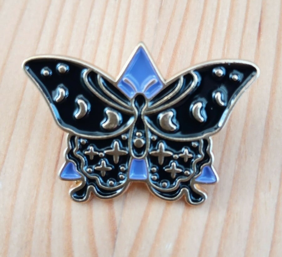 Pretty Butterfly Retro Gothic Style Enamel Pin Badge 
