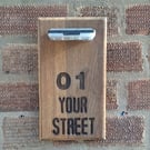 House number-name sign