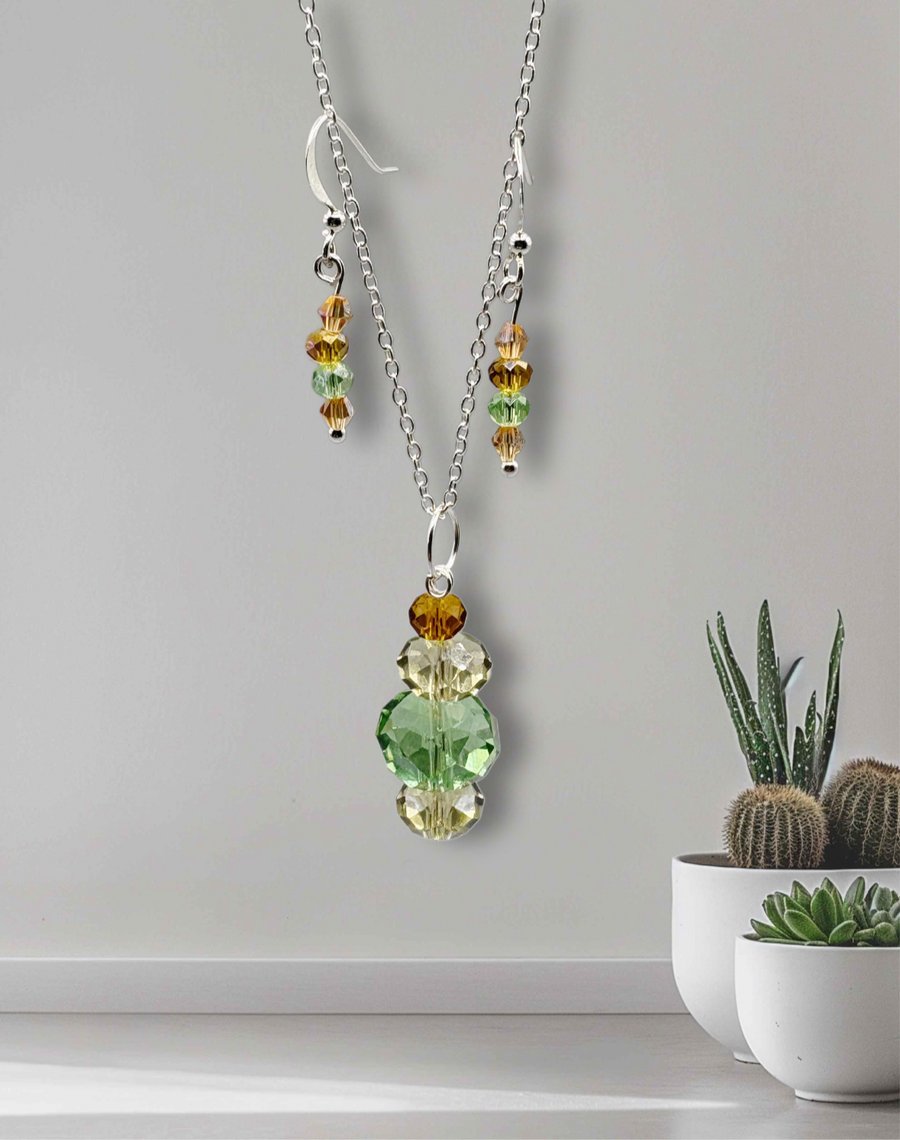 Crystal necklace and earrings set. 