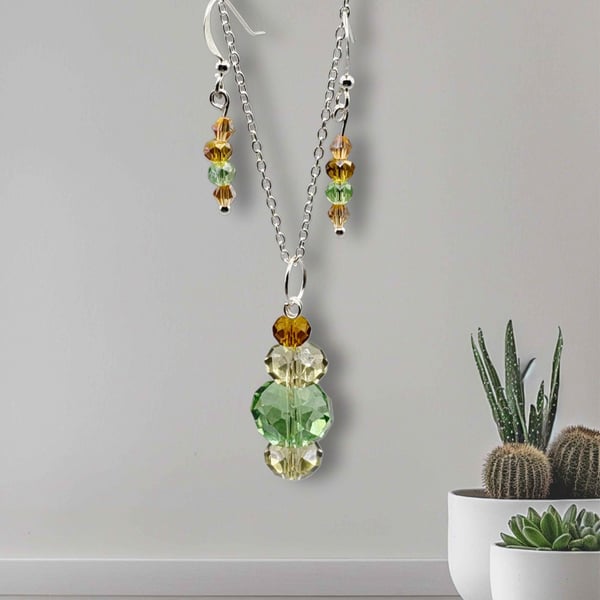 Crystal necklace and earrings set. 