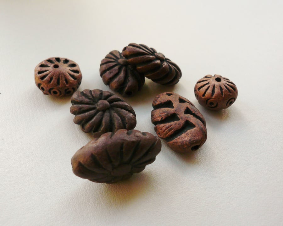 7 x Antique Finish Terracotta Wooden Beads