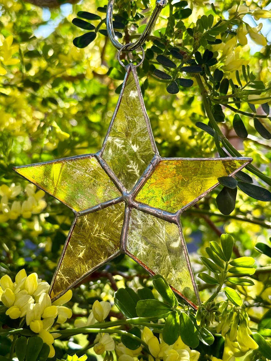 Stained Glass 5-point Star - Pale yellow and amber gluechip (small flaw)