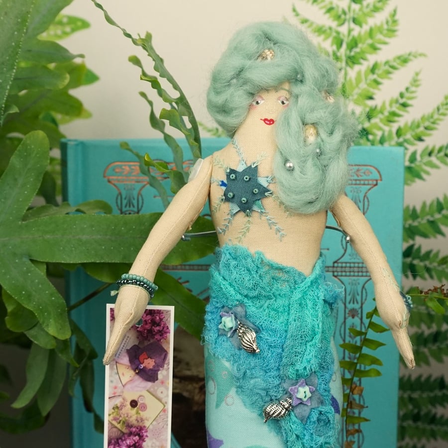 Acaste, A Tiny Mermaid Doll