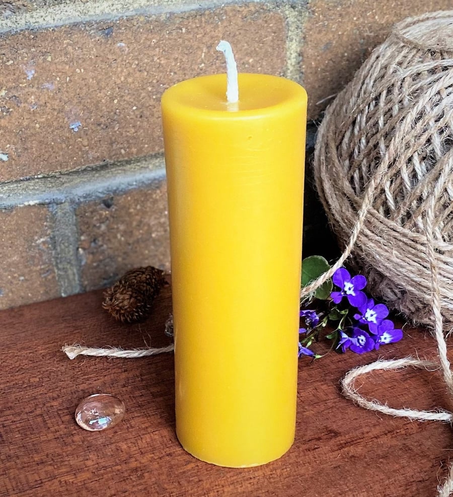 Large 100% Pure Beeswax Pillar Candle Hand Poured in UK Natural Pure Beeswax Han