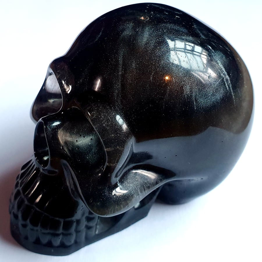Resin skull