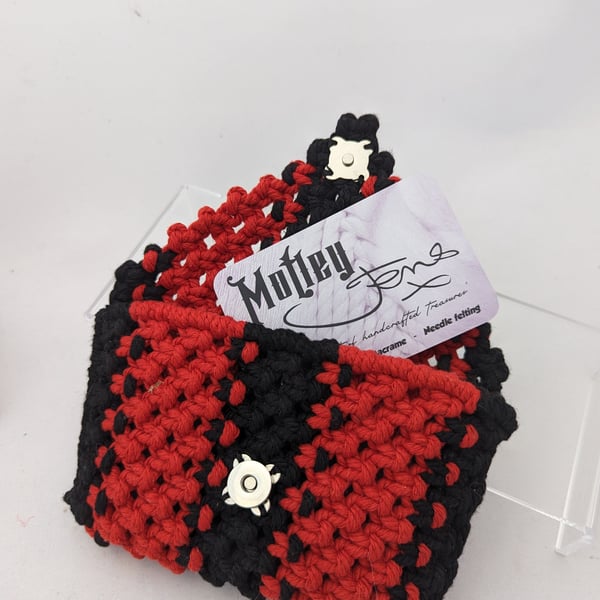 Medium macrame purse