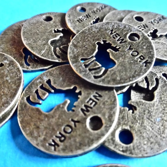 15 x Bronze Tone Moose with NEW YORK engraving charms 