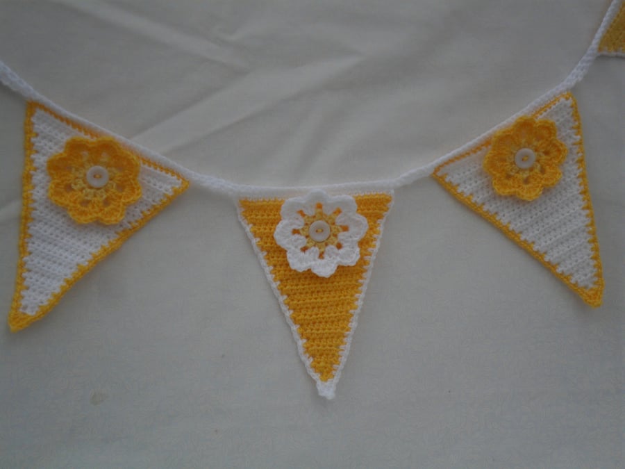 Summer flower Bunting in White and Yellow's with crochet flowers