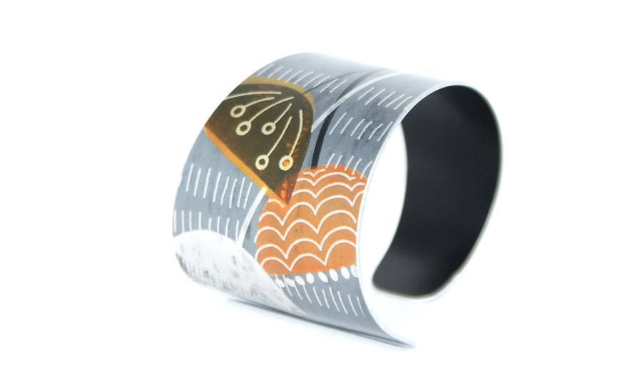 Hand printed seed head bracelet