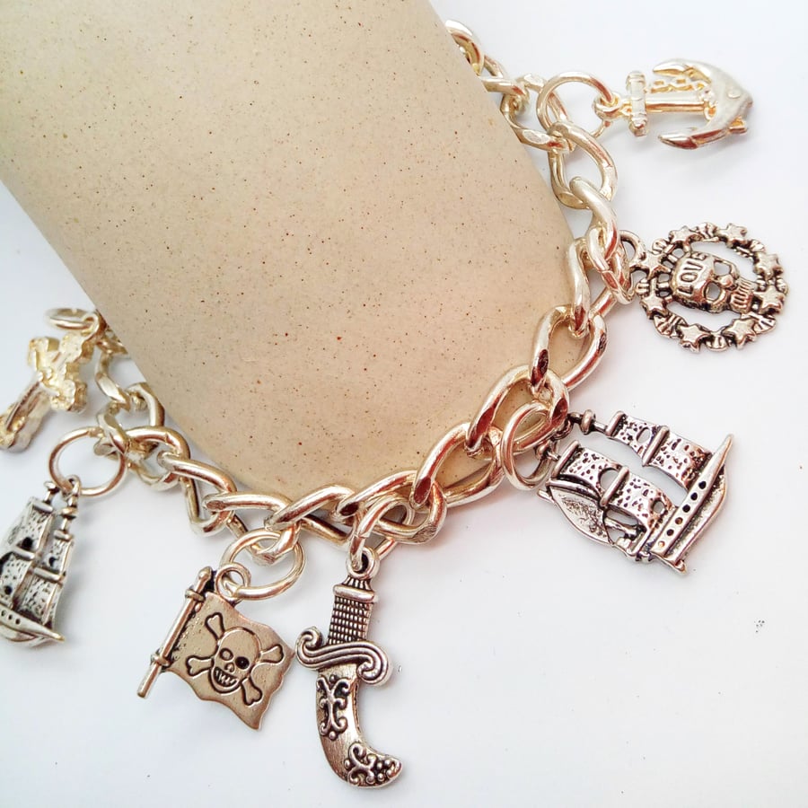  Pirates and The Sea Halloween Charm Bracelet with 9 Charms, Halloween