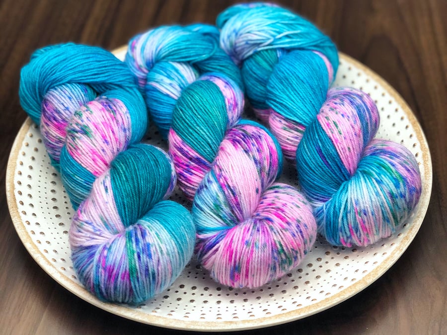 Hand Dyed Yarn: DK Merino Nylon - Pool Party