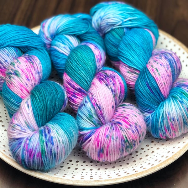 Hand Dyed Yarn: DK Merino Nylon - Pool Party