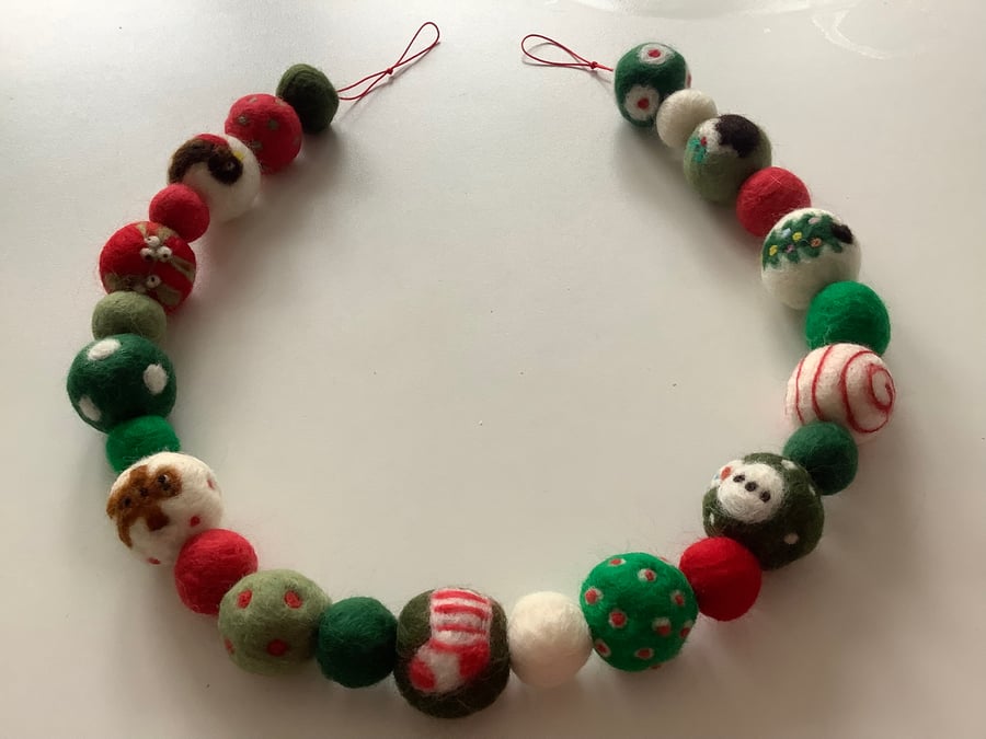Christmas Handmade Felt-ball Garland