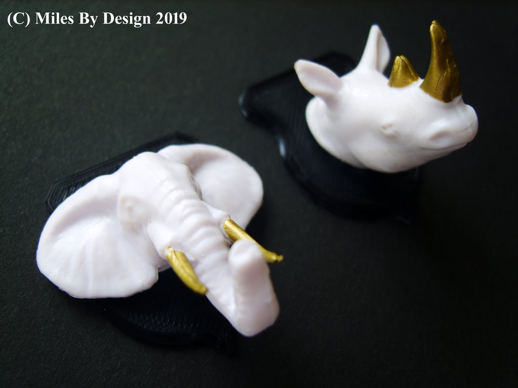 Set of 2 Mounted Head Miniatures for Dolls House