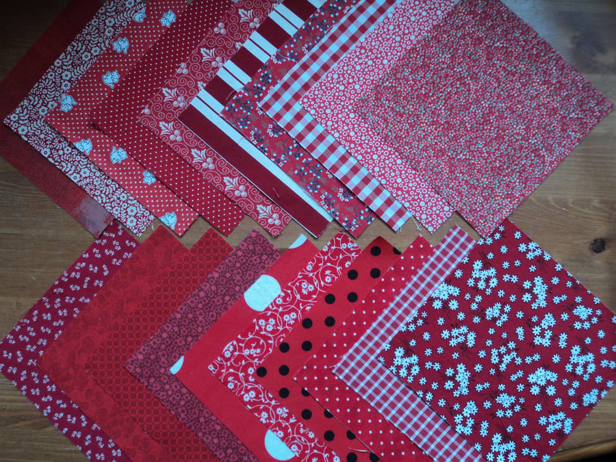 Charm pack 20 x 5" Squares in Reds