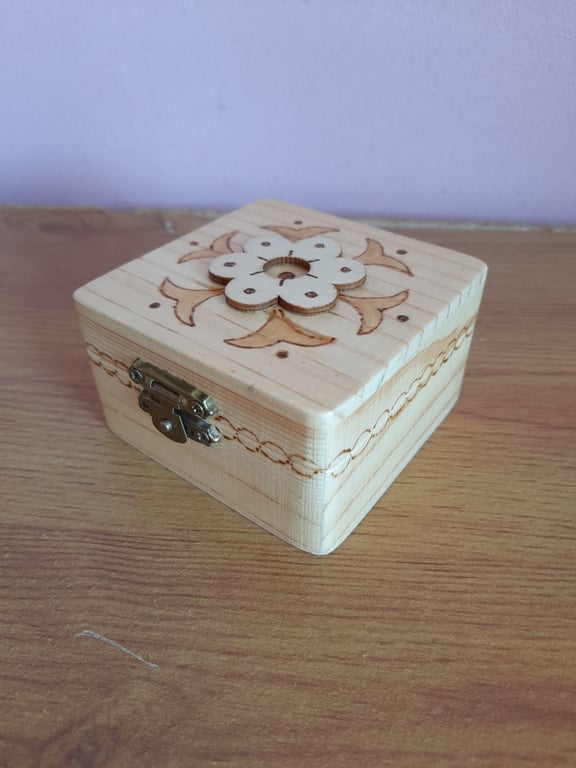 Handmade engraved wooden keepsake box. Flower design jewelry box.