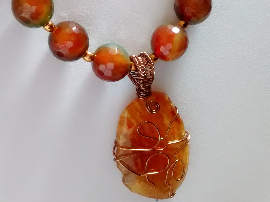 SALE-ORANGE AGATE AND WIRE WRAPPED NECKLACE. STATEMENT NECKLACE -  FREE SHIPPING