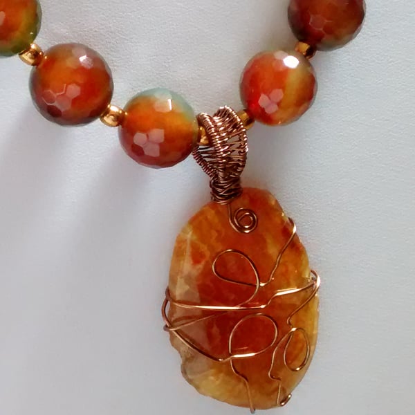 SALE-ORANGE AGATE AND WIRE WRAPPED NECKLACE. STATEMENT NECKLACE -  FREE SHIPPING