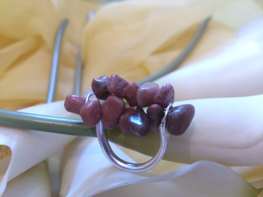 Rhodenite elasticated sterling silver ring