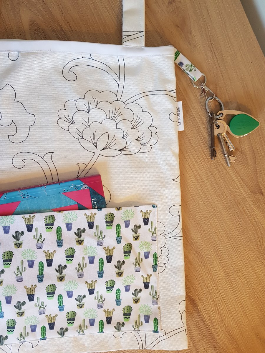 Cactus tote bag with key clip 