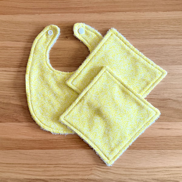 Newborn Baby Boxed Gift Set-Bib & Matching Baby Wipes Bib-Lemon Floral-BGS25