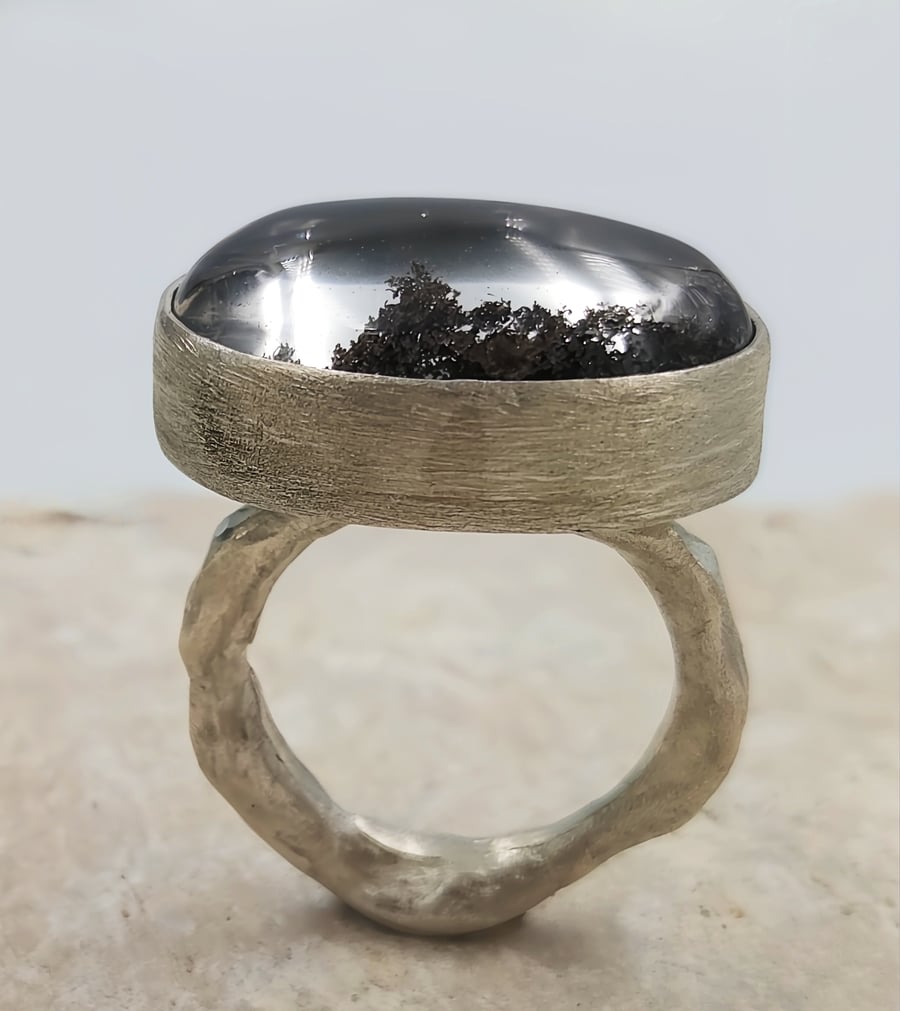 Elegant Quartz Cabochon Silver Ring