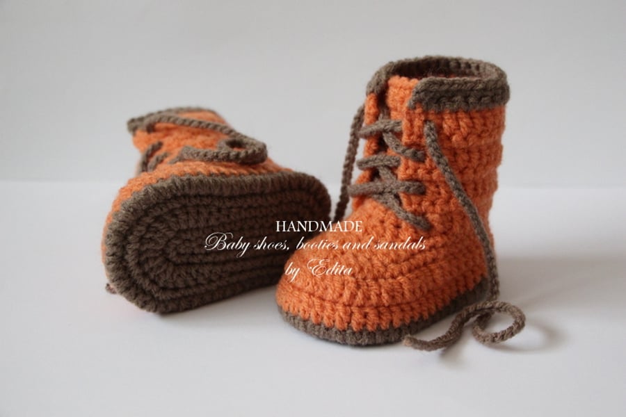 Crochet baby booties, shoes, boots, 0-3 months, baby shower gift