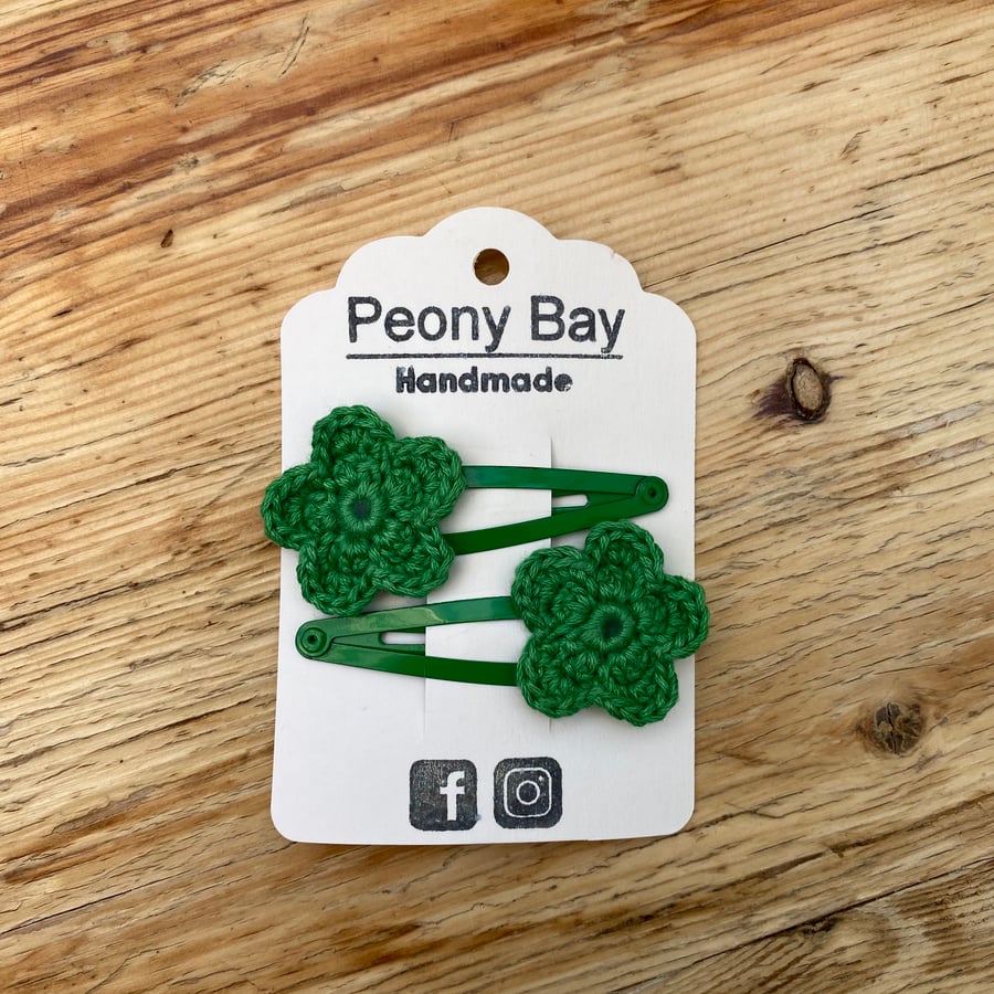 Girl’s hair clips, green flower clips