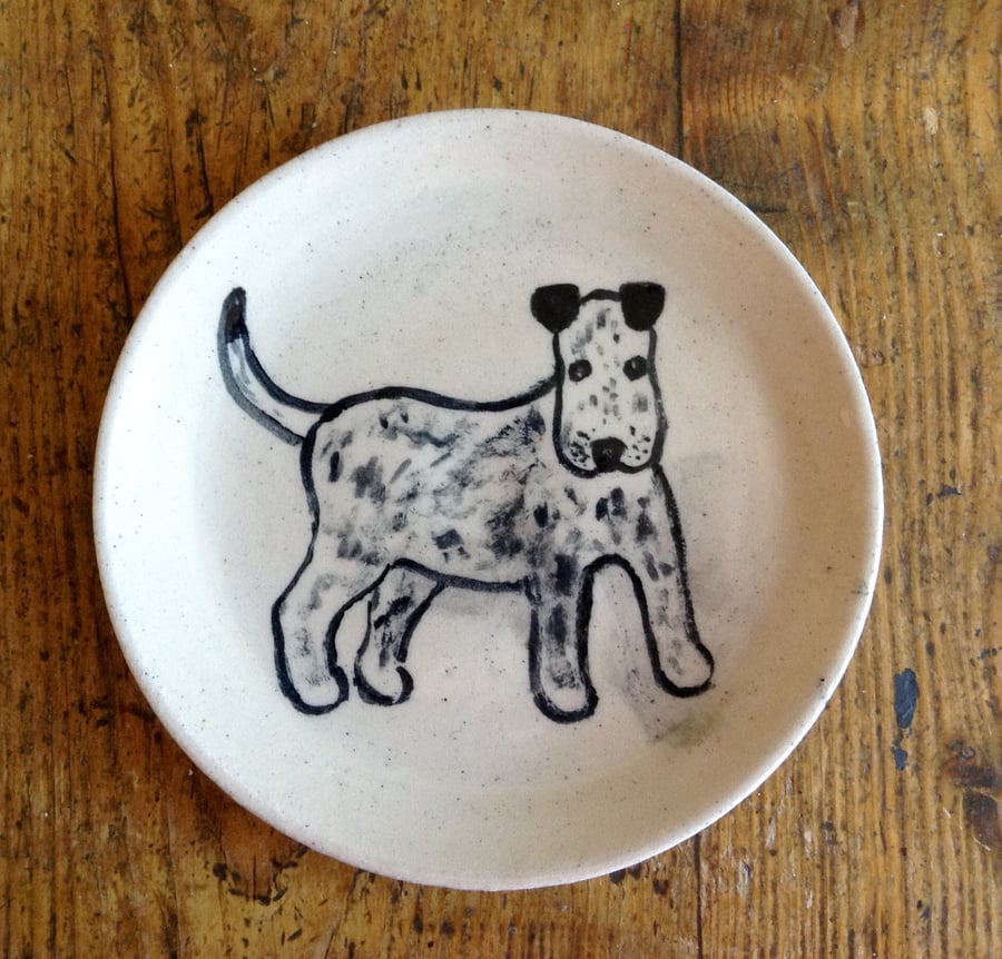 Stoneware plate with dog