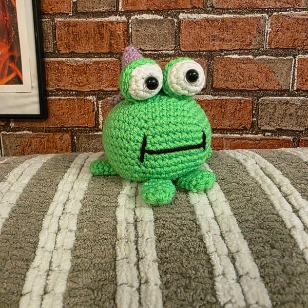  Crocheted Halloween witchy frog 