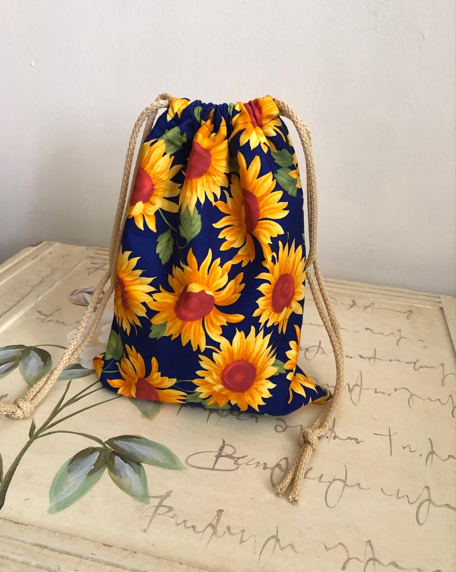 Small Drawstring bag in a beautiful sunflower design.