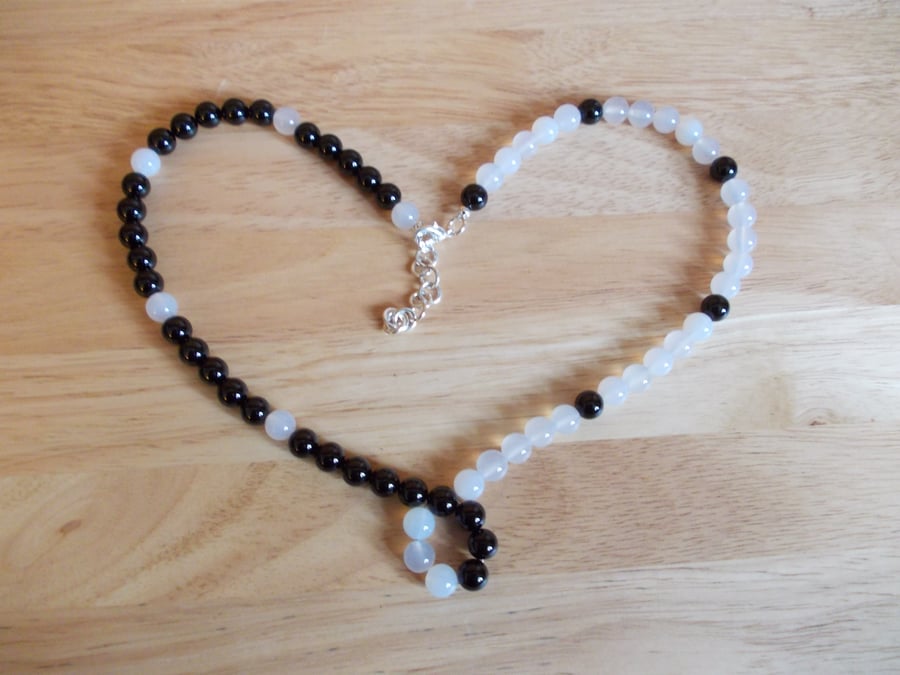 Black and white agate necklace
