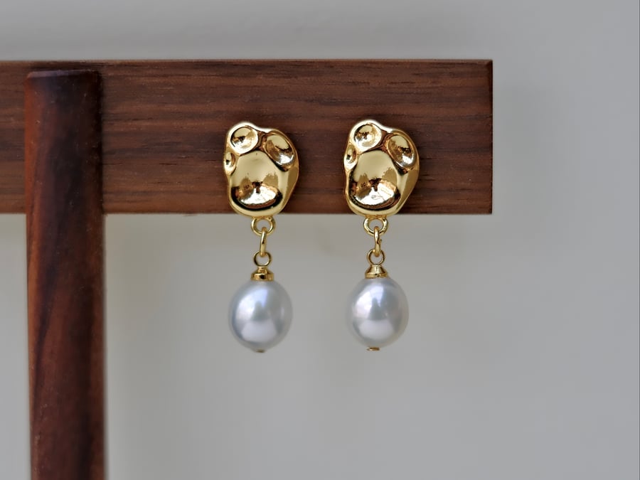 Paw and Pearl Sonata Earrings