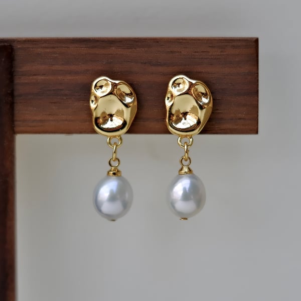 Paw and Pearl Sonata Earrings