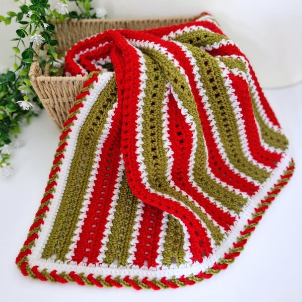 Crochet Baby Blanket – Christmas Red, Green and White