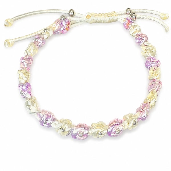 Cream and lavender rose buds macrame Bracelet